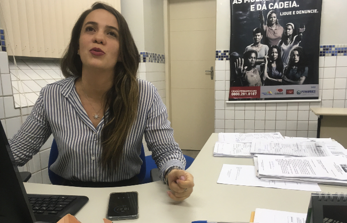 Delegada Bruna Falco, responsvel pelo inqurito - Diogo Cavalcante/DP