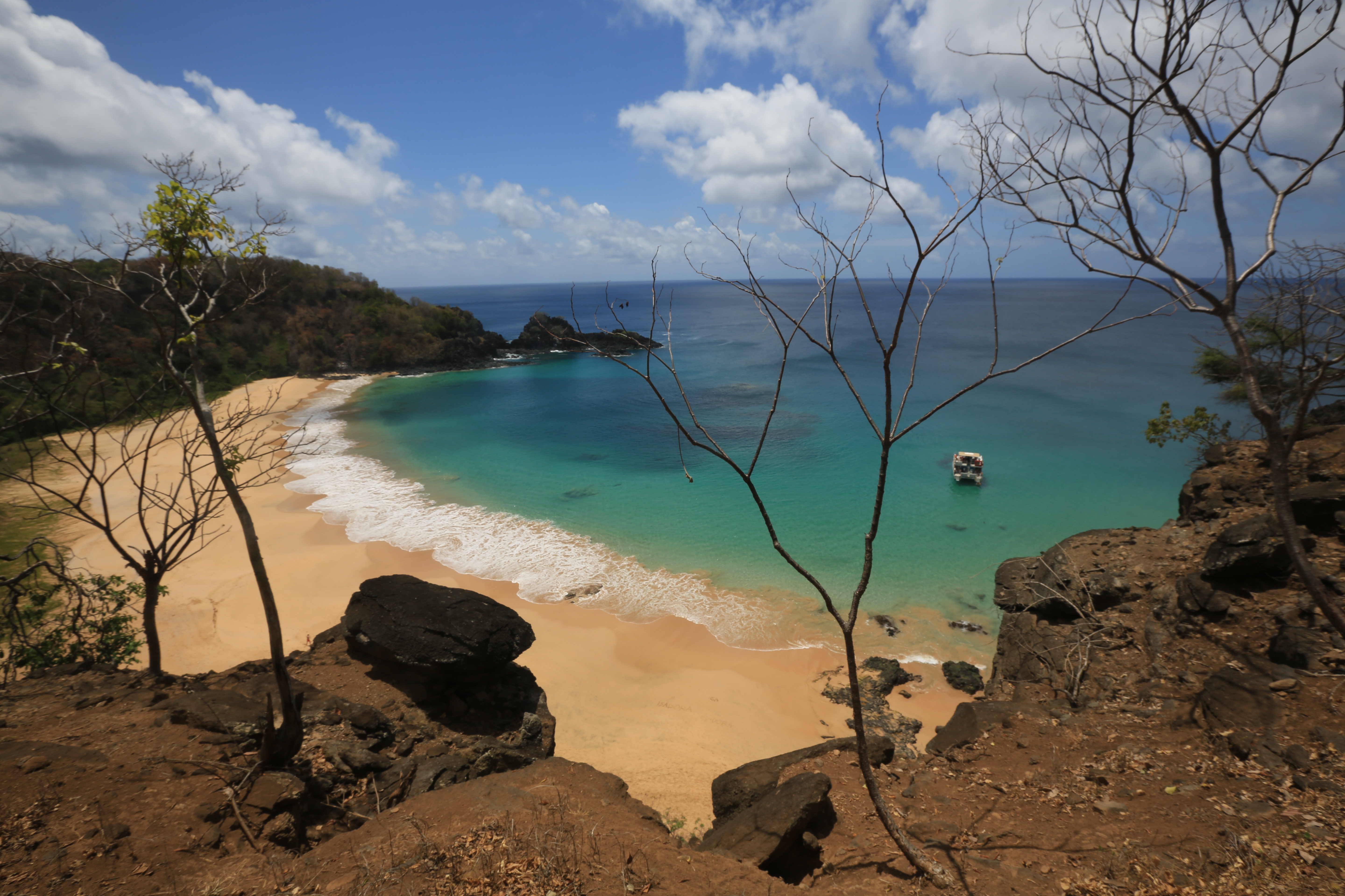 Praia do Sancho, integra o Parque Nacional Marinho de Fernando de Noronha, tombado pela Unesco. Crdito:Teresa Maia/DP
