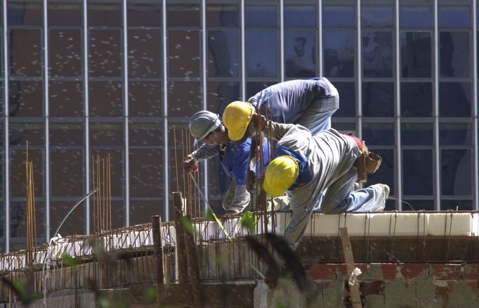 Os recursos do FGTS so hoje usados para financiar programas de habitao, como o Minha Casa Minha Vida, alm de obras de saneamento e infraestrutura, com juros menores do que o mercado. Foto: Arquivo/Agncia Brasil (Foto: Arquivo/Agncia Brasil)