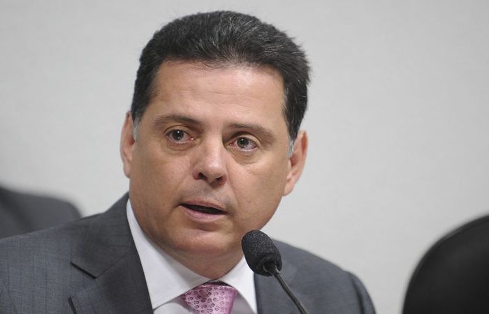 De acordo com o promotor de Justiça Fernando Krebs, o bloqueio foi feito com o intuito de "garantir os danos causados aos cofres públicos, em razão de renúncia fiscal de Imposto de Propriedade de Veículos Automotores (IPVA)". Foto: Wilson Dias/Arquivo/Agência Brasil (Foto: Wilson Dias/Arquivo/Agência Brasil) De acordo com o promotor de Justiça Fernando Krebs, o bloqueio foi feito com o intuito de "garantir os danos causados aos cofres públicos, em razão de renúncia fiscal de Imposto de Propriedade de Veículos Automotores (IPVA)". Foto: Wilson Dias/Arquivo/Agência Brasil (Foto: Wilson Dias/Arquivo/Agência Brasil)