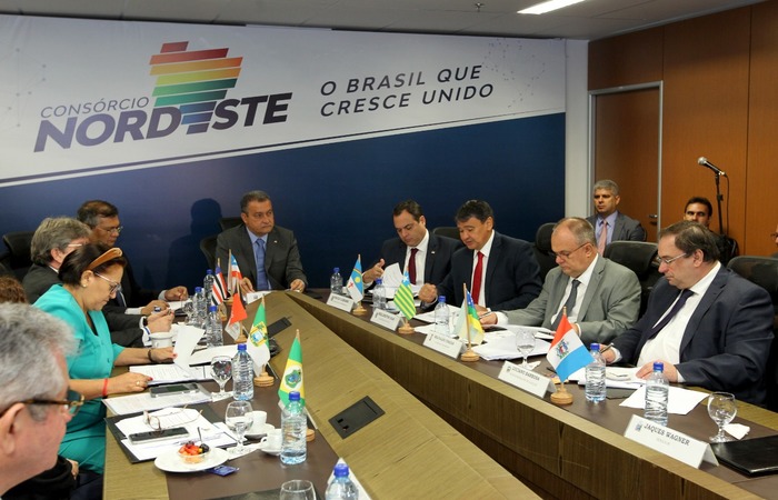 Em Salvador, sete governadores e dois vices marcam presença no Fórum dos Governadores do Nordeste (Foto: Divulgação/Gov.SE) (Em Salvador, sete governadores e dois vices marcam presença no Fórum dos Governadores do Nordeste (Foto: Divulgação/Gov.SE)) Em Salvador, sete governadores e dois vices marcam presença no Fórum dos Governadores do Nordeste (Foto: Divulgação/Gov.SE) (Em Salvador, sete governadores e dois vices marcam presença no Fórum dos Governadores do Nordeste (Foto: Divulgação/Gov.SE))