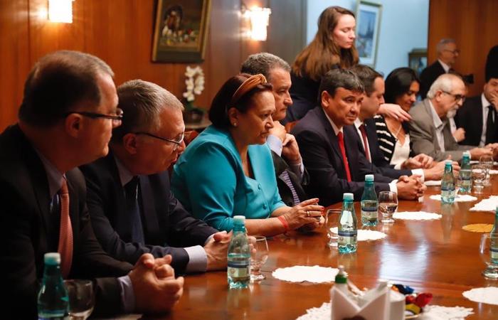 O governador Paulo Câmara participou do encontro na embaixada da Rússia. Foto: Vinícius Borba/Divulgação