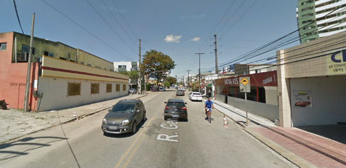 A Rua General Polidoro passar a ser mo nica do trecho da Avenida Caxang at a Rua Joo Sales de Menezes. Foto: Google Street View/Reproduo.