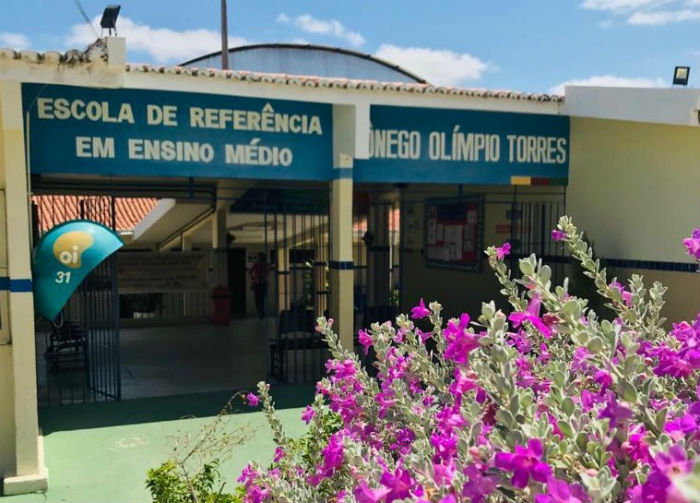 Escola de Tuparetama, no SertÃ£o do estado, conquistou o primeiro lugar no ensino mÃ©dio. Foto: Erem CÃ´nego OlÃ­mpio Torres/DivulgaÃ§Ã£o.