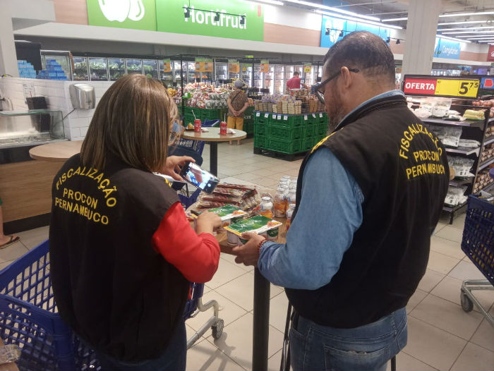 Os fiscais foram até o local, nos dias 16 e 19, após denúncias. Foto: Divulgação Procon
