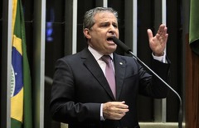 Deputado afirma que declaraes de Bolsonaro esto levando o Brasil a um caminho suicida. FOTO: Srgio Francs/Divulgao