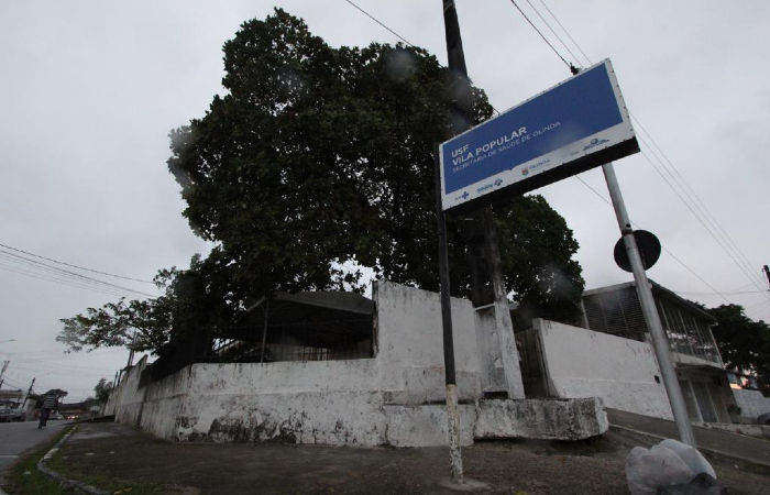 Estoque foi reposto na USF da Vila Popular, em Olinda, mas s crianas foram vacinadas na sexta (23) - Foto: Leandro de Santana/Esp. DP