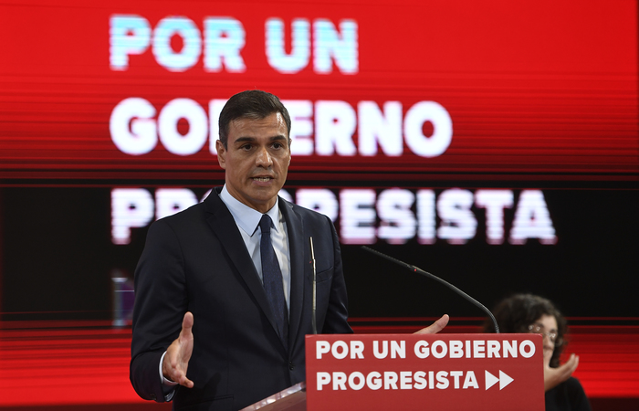 O primeiro-ministro da Espanha, Pedro Snchez, disse nesta tera-feira que uma coalizo com o Podemos partido de extrema esquerda  invivel. Foto: PIERRE-PHILIPPE MARCOU/AFP
 (Foto: PIERRE-PHILIPPE MARCOU/AFP
)