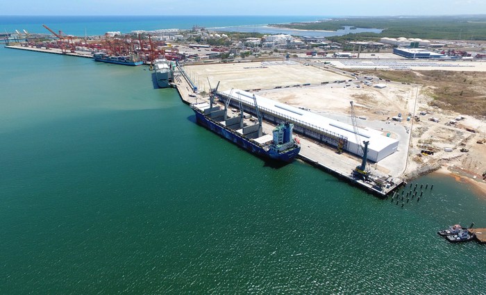 Grupo de trabalho ser montado para dar suporte  retomada da obra no trecho at o Porto de Suape. Foto: Porto de Suape/Divulgao