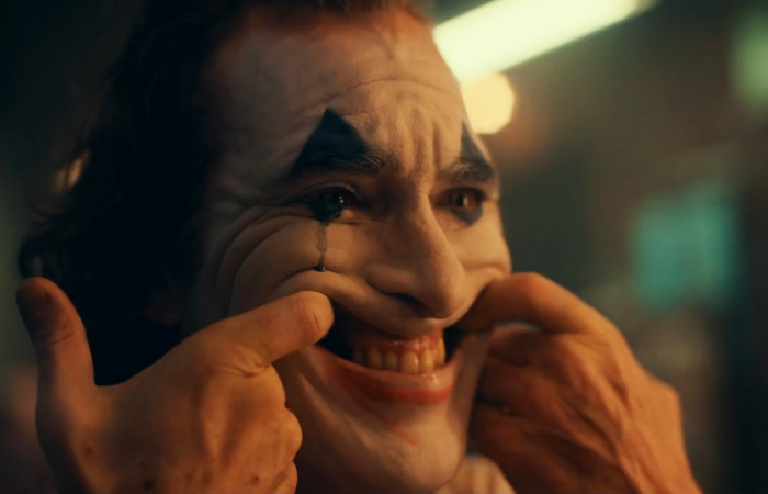 Joaquin Phoenix d vida ao vilo Coringa - Warner/Divulgao