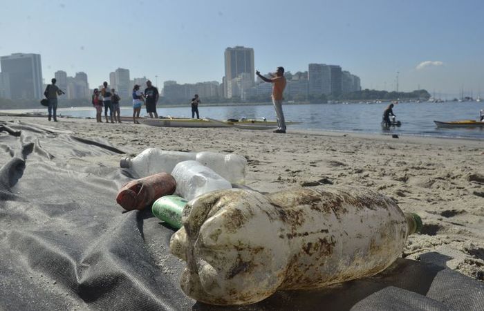 Empresa txtil e qumica anunciaram que vo desenvolver conjuntamente tecidos que secam com facilidade de fibras de polister feitas a partir de garrafas PET - Crditos: (Arquivo/ Fernando Frazo/Agncia Brasil).