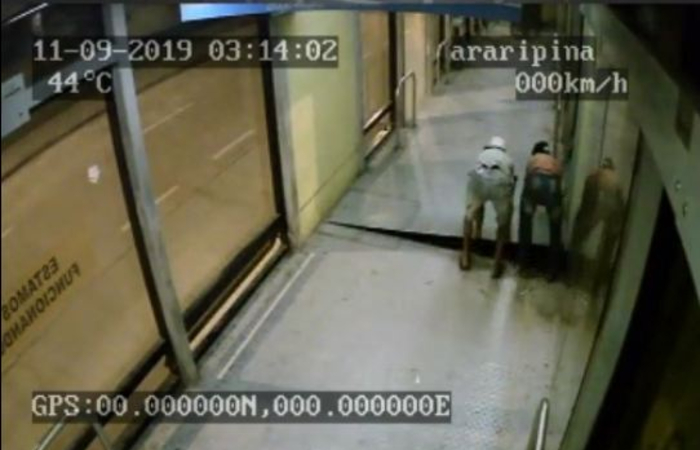 Em setembro, 30 atos de vandalismo contra estações de BRT foram registrados pela Polícia Civil. Foto: Reprodução/Grande Recife Em setembro, 30 atos de vandalismo contra estações de BRT foram registrados pela Polícia Civil. Foto: Reprodução/Grande Recife