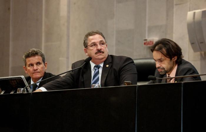 Para o presidente da Alepe, Eriberto Medeiros (PP), os temas abordados no seminário são muito oportunos para "humanizar a Assembleia Legislativa". Foto: Roberto Soares/Divulgação (Foto: Roberto Soares/Divulgação) Para o presidente da Alepe, Eriberto Medeiros (PP), os temas abordados no seminário são muito oportunos para "humanizar a Assembleia Legislativa". Foto: Roberto Soares/Divulgação (Foto: Roberto Soares/Divulgação)