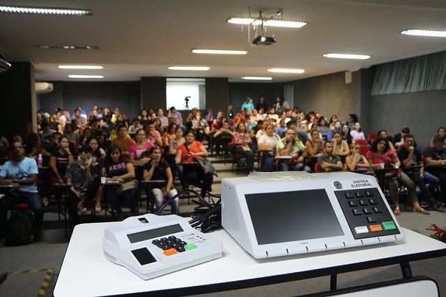 Para concorrer  vaga, basta morar na cidade, ter mais de 21 anos e reconhecida idoneidade moral - Foto: Semcom/Divulgao. 