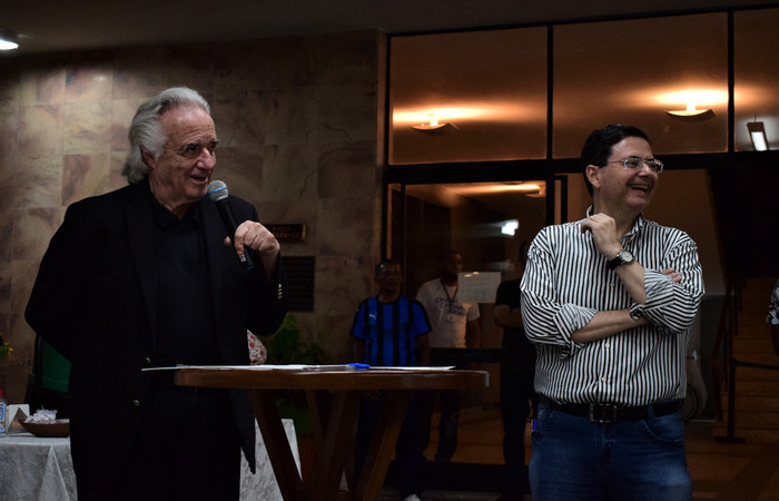 Campos, no lado direito, firma parceria com maestro Joo Martins. Foto: Fundaj/divulgao