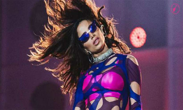 Show de Anitta teve muita dana e trocas de figurino. Foto: Reproduo da internet/Twitter/Rock in Rio.