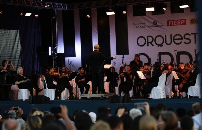 Concerto foi realizado no Cais da Alfndega, no Recife Antigo. Foto: Paulo Paiva/DP.