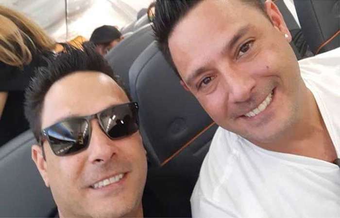 Gêmeos anunciaram que voltarão aos palcos em 2020. Um dos grandes sucessos do Karametade foi a música Morango do Nordeste. (Foto: Reprodução/Instagram) Gêmeos anunciaram que voltarão aos palcos em 2020. Um dos grandes sucessos do Karametade foi a música Morango do Nordeste. (Foto: Reprodução/Instagram)