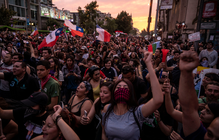 Manifestaes eclodem desde o dia 18 no Chile. (Foto: Pedro Ugarte/AFP)