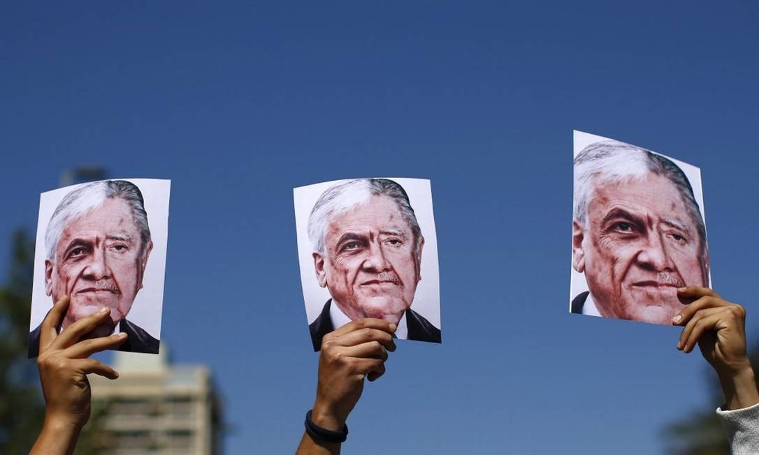 H 11 dias o Chile vive em manifestao por mudanas sociais  (Foto: PABLO VERA / AFP)