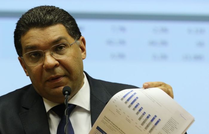 Mansueto ressaltou que o procedimento deve ser feito pela Comissão Mista de Orçamento do Congresso Nacional, que discute o Orçamento de 2020. (Foto: Arquivo/Agência Brasil) Mansueto ressaltou que o procedimento deve ser feito pela Comissão Mista de Orçamento do Congresso Nacional, que discute o Orçamento de 2020. (Foto: Arquivo/Agência Brasil)
