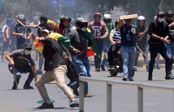 Alm de Santa Cruz e Cochabamba, os protestos acontecem em La Paz, Sucre (sudeste) e Potos (sudoeste). (Foto: STR/AFP)