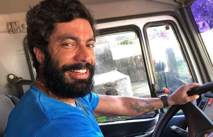 O ator, que j teve participaes menores em novelas da Globo, comemora o novo desafio (Foto: Instagram/Reproduo)