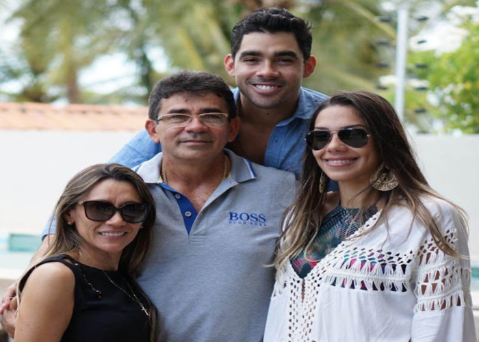 Gabriel Diniz e família. (Foto: Reprodução) Gabriel Diniz e família. (Foto: Reprodução)