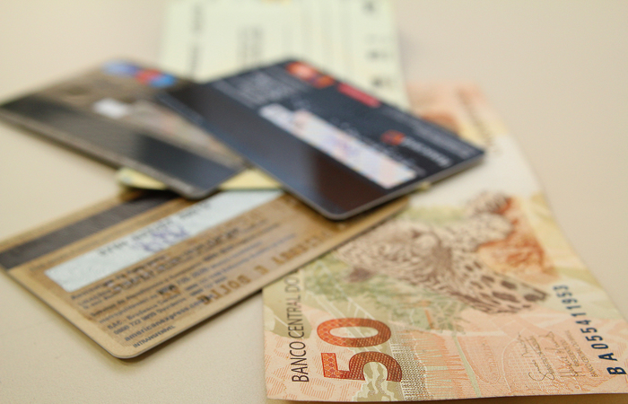 De acordo com o Serasa, na última edição do feirão, realizada em março de 2019, mais de 679 mil acordos foram fechados, somando mais de R$ 2,8 bilhões em descontos concedidos. (Foto: Marcos Santos/USP Imagens) De acordo com o Serasa, na última edição do feirão, realizada em março de 2019, mais de 679 mil acordos foram fechados, somando mais de R$ 2,8 bilhões em descontos concedidos. (Foto: Marcos Santos/USP Imagens)