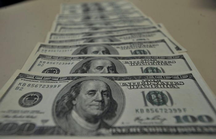 Pela manhã, o dólar chegou a subir para R$ 4,02, mas perdeu força e operou estável até o início da tarde, com o anúncio do pacote de medidas do ministro da Economia Paulo Guedes. (Foto: Marcello Casal Jr./Agência Brasil ) Pela manhã, o dólar chegou a subir para R$ 4,02, mas perdeu força e operou estável até o início da tarde, com o anúncio do pacote de medidas do ministro da Economia Paulo Guedes. (Foto: Marcello Casal Jr./Agência Brasil )