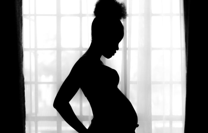 Regies perifricas tambm concentram as menores taxas de acompanhamento mdico durante a gravidez (Foto: Unsplash/ Mustafa Omar)