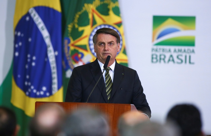 Apesar de ter afirmado que o seu governo  o mais democrtico dos ltimos anos, Bolsonaro voltou a atacar a atividade da imprensa (Foto: Sergio LIMA / AFP)