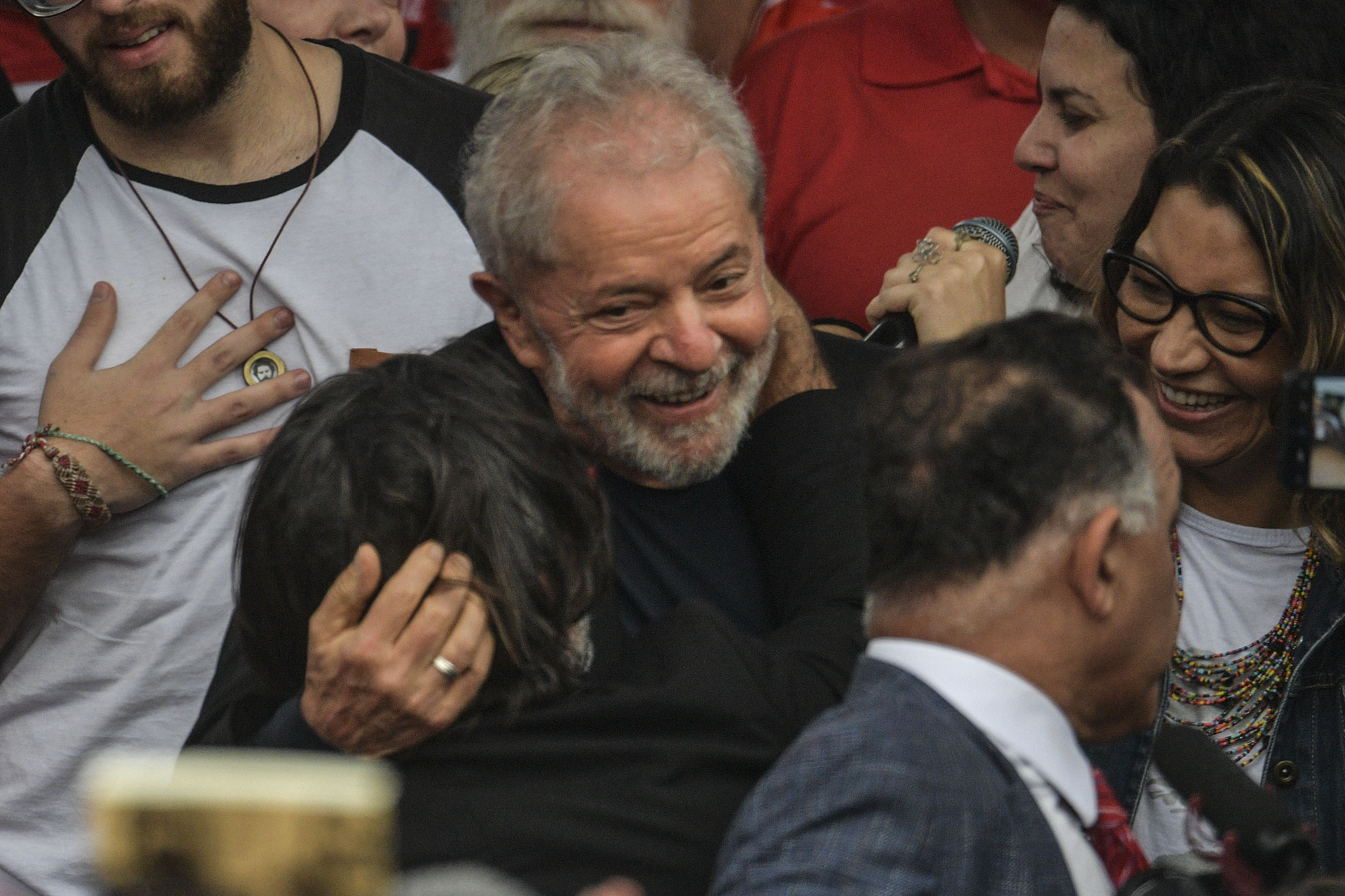 Deciso judicial foi tomada aps o STF (Supremo Tribunal Federal) decidir que uma pessoa s pode comear a cumprir pena aps o trnsito em julgado do processo (Foto: Carl DE SOUZA / AFP)