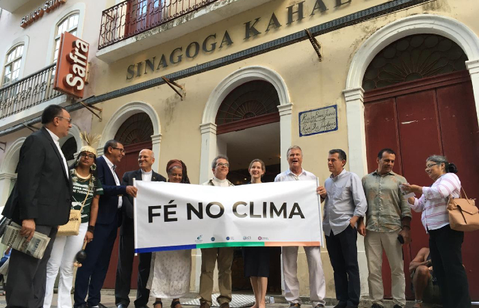 Representantes de diversas religiões se uniram em ato pelo meio ambiente nesta sexta-feira (8). (Foto: Diogo Cavalcante/DP.) Representantes de diversas religiões se uniram em ato pelo meio ambiente nesta sexta-feira (8). (Foto: Diogo Cavalcante/DP.)