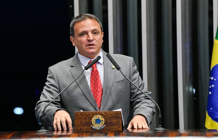 Também planeja autorizar que parte dos recursos que deveria ir para as duas áreas seja redirecionado à segurança pública (Foto: Divulgação ) Também planeja autorizar que parte dos recursos que deveria ir para as duas áreas seja redirecionado à segurança pública (Foto: Divulgação )