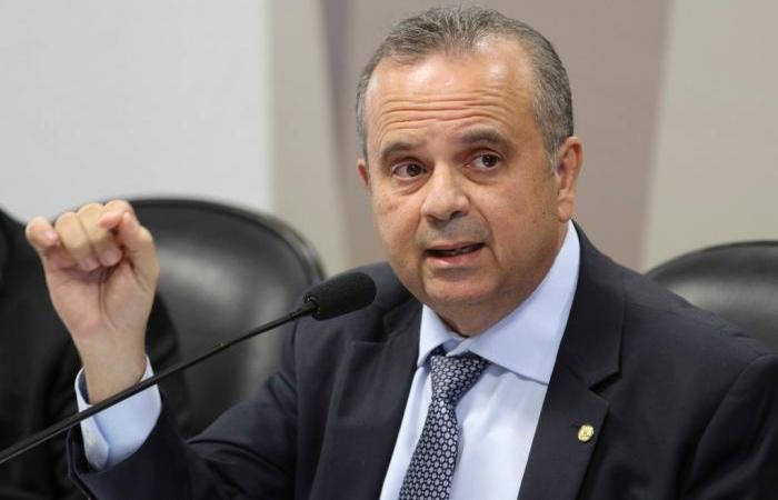 De acordo com o secretário especial de Previdência e Trabalho, Rogério Marinho, foram retiradas exigências que travavam as operações (Foto: Fabio Rodrigues Pozzebom / Agência Brasil) De acordo com o secretário especial de Previdência e Trabalho, Rogério Marinho, foram retiradas exigências que travavam as operações (Foto: Fabio Rodrigues Pozzebom / Agência Brasil)