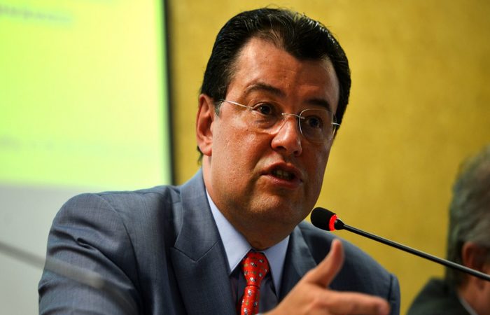 O líder do MDB no Senado, Eduardo Braga (AM) disse que "para abrir o emprego para o jovem eles estão tributando o desempregado. É muito contraditório. Nós vamos ter de ajustar". (Foto: Fabio Rodrigues Pozzebom/Agência Brasil) O líder do MDB no Senado, Eduardo Braga (AM) disse que "para abrir o emprego para o jovem eles estão tributando o desempregado. É muito contraditório. Nós vamos ter de ajustar". (Foto: Fabio Rodrigues Pozzebom/Agência Brasil)