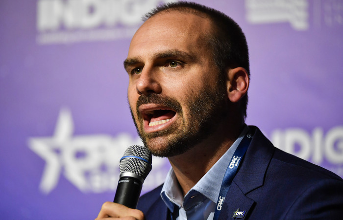 Segundo Eduardo, o partido vem para 'consolidar o novo rumo brasileiro e libertar a ptria da destruio de valores cristos e morais'. (Foto: Nelson Almeida/AFP)