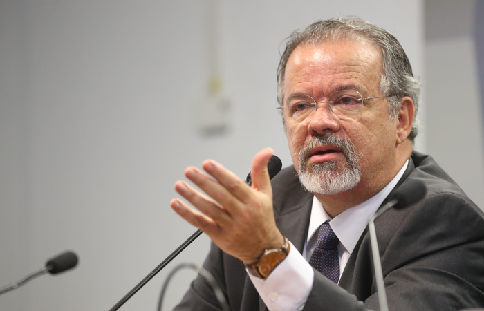 O ex-ministro da Segurana Pblica Raul Jungmann deve prestar esclarecimentos sobre uma afirmao que teria sido feita a um amigo a respeito da investigao sobre a morte da vereadora Marielle Franco. (Foto: Antonio Cruz/Agncia Brasil)