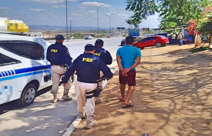 Homem j possui passagem na polcia por roubo  (Foto: Divulgao PRF)