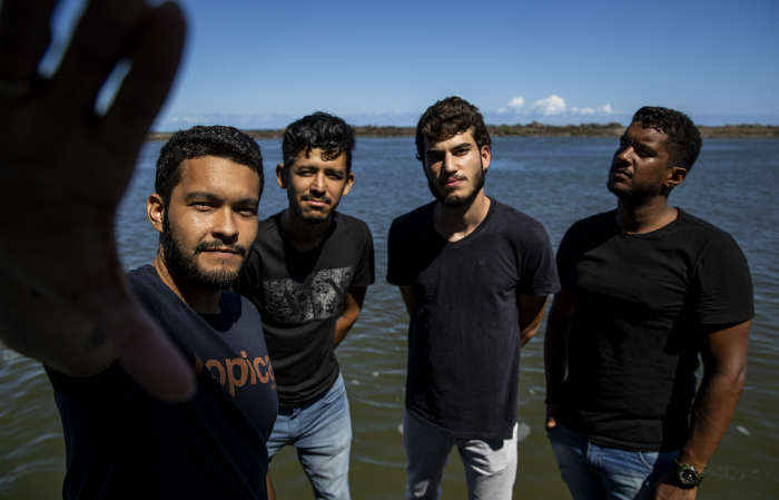 Os fotgrafos Leo Malafaia, Tarciso Augusto, Caio Danyalgil e Leandro de Santana. Foto: Marlon Diego / Coletivo Fato.