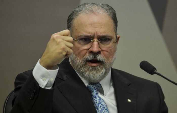 Na quinta-feira, 14, Aras havia dito ao Estadão/Broadcast que não iria contestar judicialmente a determinação do presidente do Supremo (Foto: Marcelo Camargo/Agência Brasil ) Na quinta-feira, 14, Aras havia dito ao Estadão/Broadcast que não iria contestar judicialmente a determinação do presidente do Supremo (Foto: Marcelo Camargo/Agência Brasil )
