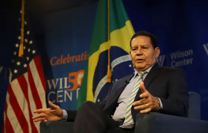 Ao %u2018Estado%u2019, Mourão nega ter ficado chateado ao saber que Bolsonaro teria dito que preferia outro candidato a vice. (Foto: Romério Cunha/Vice-Presidência da República) Ao %u2018Estado%u2019, Mourão nega ter ficado chateado ao saber que Bolsonaro teria dito que preferia outro candidato a vice. (Foto: Romério Cunha/Vice-Presidência da República)