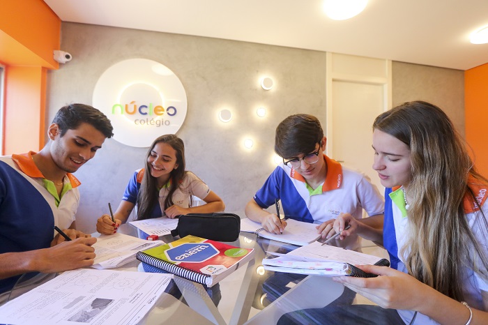 No primeiro dia, os candidatos farão a redação e vão responder as questões de língua portuguesa, matemática, língua estrangeira e filosofia. (Foto: Tarciso Augusto / Esp. DP Foto.) No primeiro dia, os candidatos farão a redação e vão responder as questões de língua portuguesa, matemática, língua estrangeira e filosofia. (Foto: Tarciso Augusto / Esp. DP Foto.)