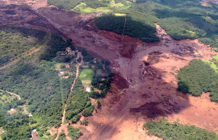 Este  o 300 dia de operaes na rea atingida pela lama no Crrego do Feijo (Foto: Corpo de Bombeiros/Divulgao)