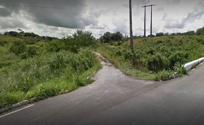 O crime ocorreu na Estrada Vale do Amanhecer, no bairro de Tiuma. (Foto: Reprodução/Google Street View.) O crime ocorreu na Estrada Vale do Amanhecer, no bairro de Tiuma. (Foto: Reprodução/Google Street View.)