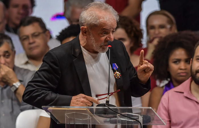 Ainda tentando recuperar seus direitos polticos, mas apontado pelo PT como principal nome para a eleio de 2022, Lula sinalizou seus planos de continuidade poltica em um discurso de pouco mais de uma hora (Foto: NELSON ALMEIDA / AFP)