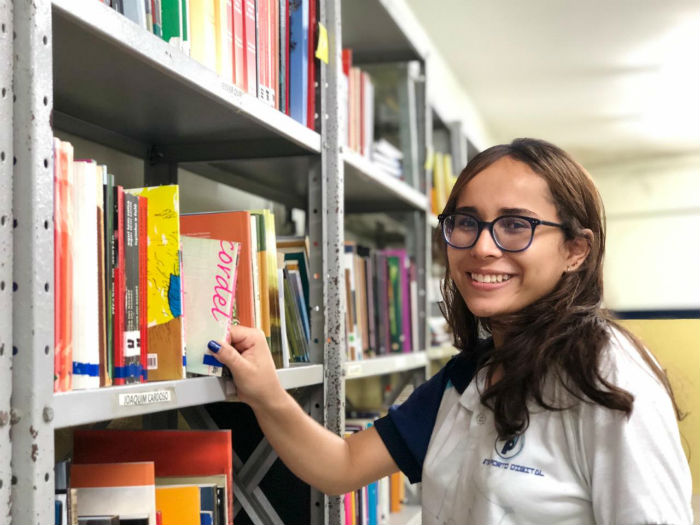 Milena Guilherme, 16, vai fazer o SSA 2 e espera melhorar o desempenho obtido na primeira fase.  (Foto: Anamaria Nascimento/DP)