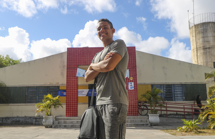 Guilherme Aguiar viu no ensino de tempo integral a possibilidade de ingressar em um curso superior. (Foto: Tarciso Augusto/Esp. DP.)