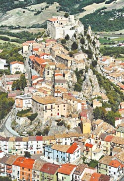 Lenda: Bagnoli del Trigno teria surgido de
construções nos arredores das fontes termais (Wikimedia commons) Lenda: Bagnoli del Trigno teria surgido de
construções nos arredores das fontes termais (Wikimedia commons)